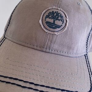 Timberland Men's baseball cap with Patch Adjustable strap closure. Curved Brim